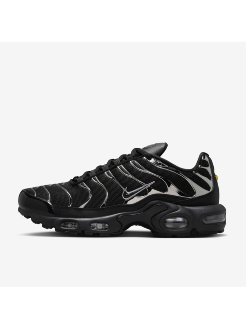 Nike Women's Black and Grey Sneakers - Picture 6 of 6